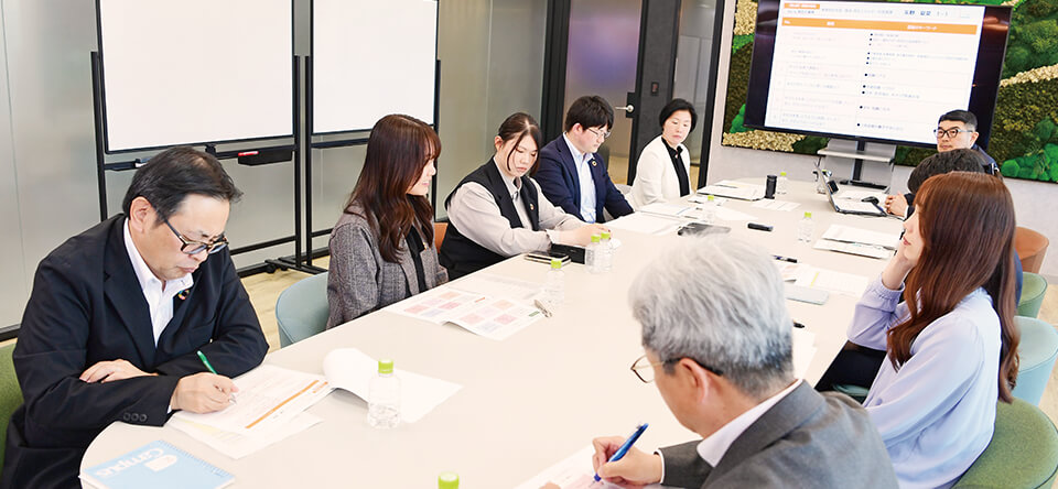 りんかい日産建設が実施した若手・女性社員活躍推進のための座談会の風景写真